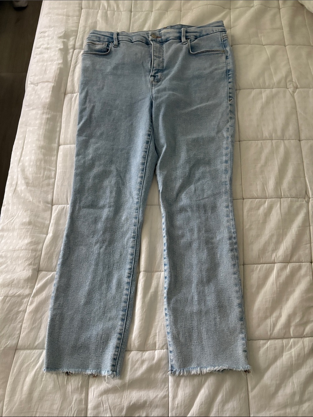 Good American Light Blue Cropped Straight Jeans